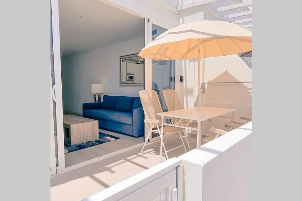 פוארטו דל כרמן Air Conditioned 2 Bedroom Poolside Apartment Free Wifi Tv Package Includes Uk And European Channels Free On Street Parking Bright And Modern With Fridge Freezer And Washing Machine מראה חיצוני תמונה
